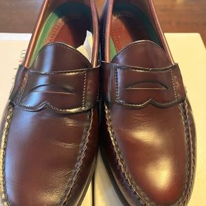 Sebago loafers 👞, size 9 1/2 . Like new .